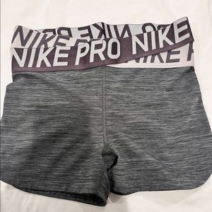 Nike intertwist shorts